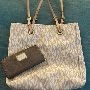 Michael Kors Beige Tote Bag and Wallet Set